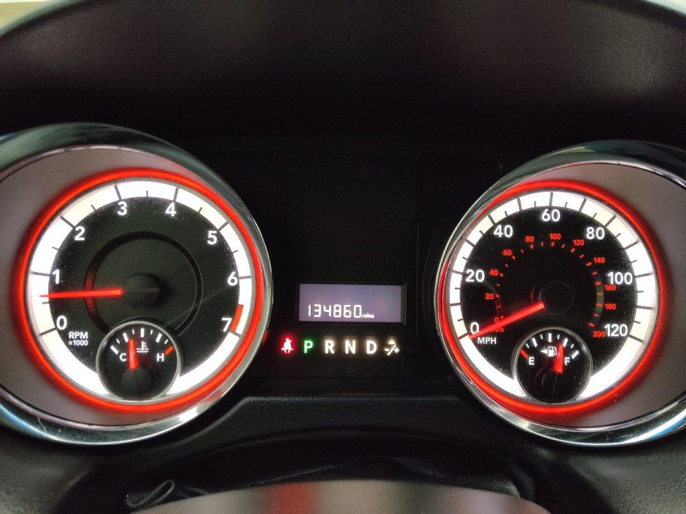 Used 2016 Dodge Grand Caravan SXT FWD image 23