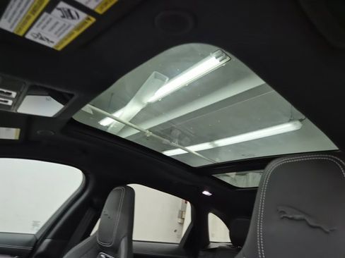 Used 2024 Jaguar F-PACE R-Dynamic S image 22