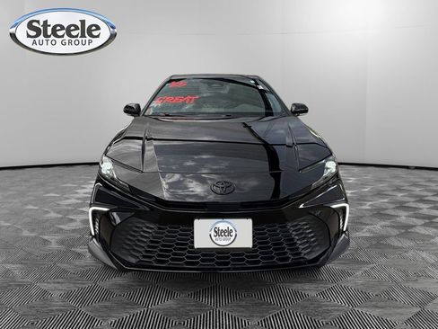 Used 2025 Toyota Camry SE w/ Convenience Package FWD image 8