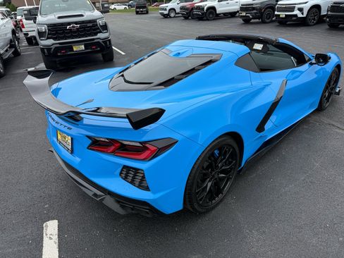 Used 2023 Chevrolet Corvette Stingray Preferred Cpe w/ Z51 Performance Package RWD image 8