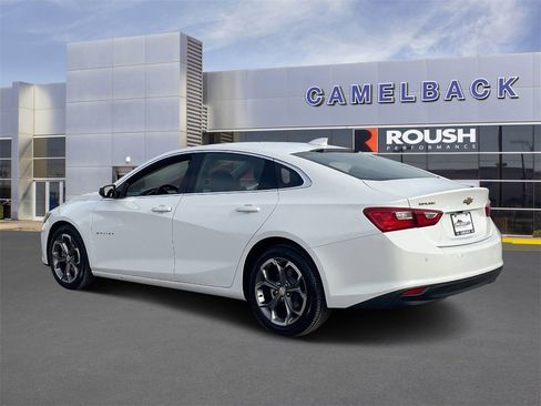 Used 2024 Chevrolet Malibu LT image 3