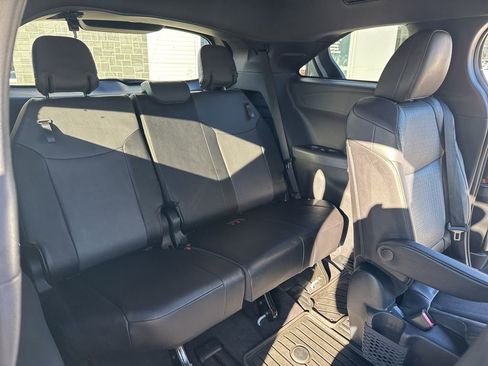 Used 2023 Toyota Sienna XLE Woodland Edition image 27