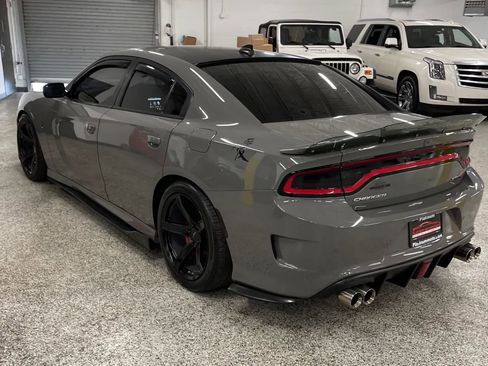 Used 2017 Dodge Charger SRT Hellcat image 2