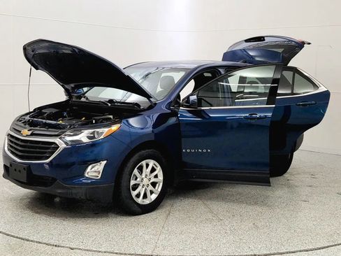 Used 2020 Chevrolet Equinox LT w/ Driver Convenience Package image 10