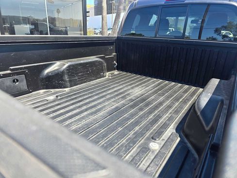 Used 2017 Toyota Tacoma SR5 AWD/4WD image 13