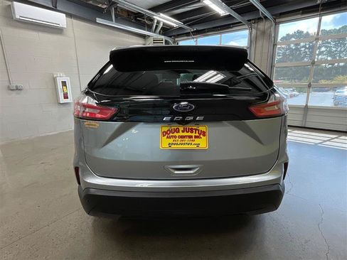 Used 2021 Ford Edge SE FWD image 4