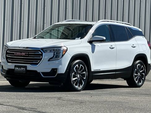 Used 2022 GMC Terrain SLT w/ Infotainment Package II AWD/4WD image 8