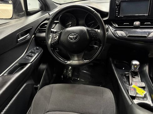 Used 2018 Toyota C-HR XLE image 25