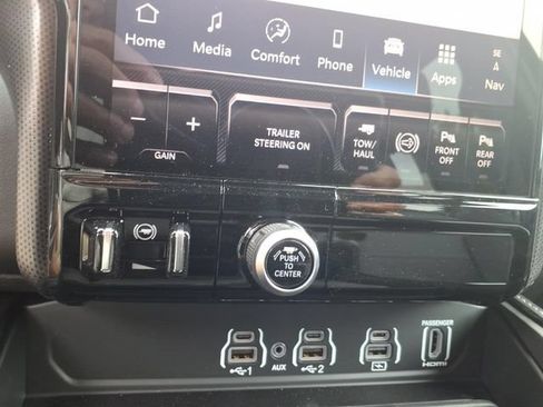 New 2026 RAM 2500 Limited AWD/4WD image 10
