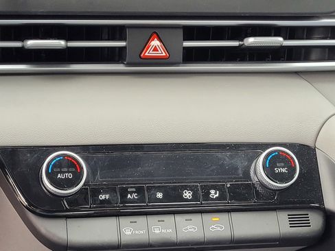 Certified 2026 Hyundai Elantra Sport w/ Cargo Package FWD image 25