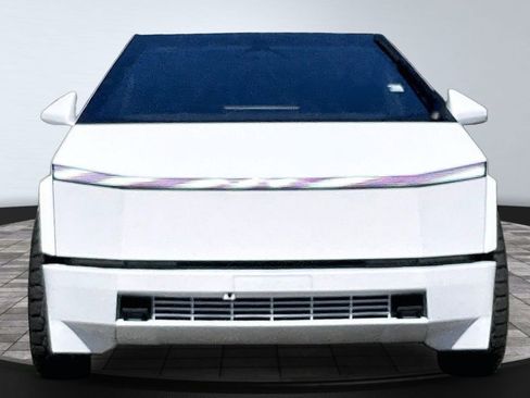 Used 2025 Tesla Cybertruck AWD Crew Cab image 3