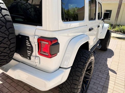 Used 2025 Jeep Wrangler Unlimited Sport AWD/4WD image 18