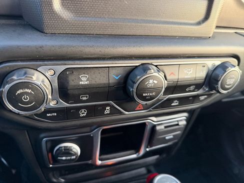 Used 2022 Jeep Gladiator Sport w/ Trailer Tow Package image 20