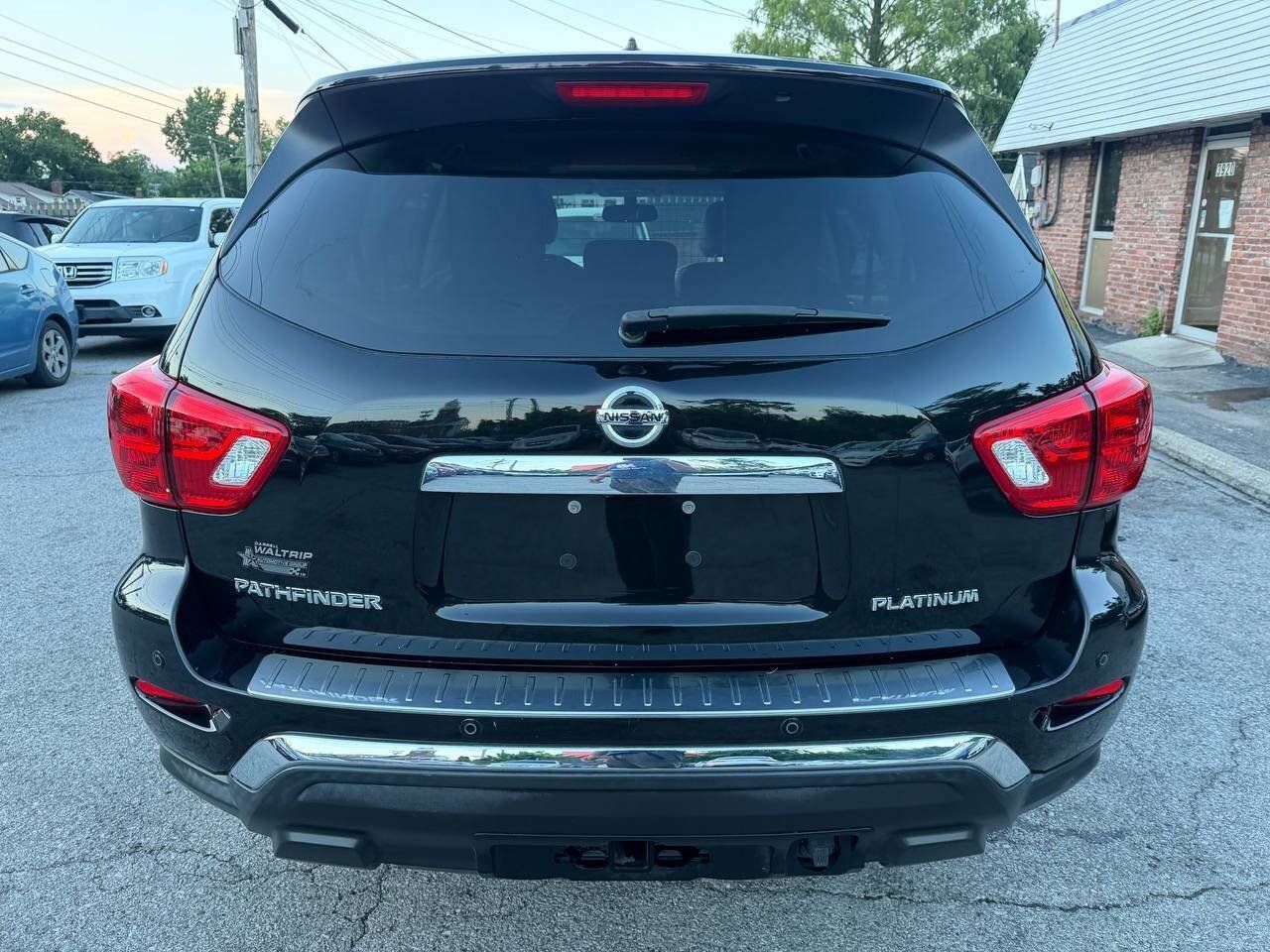 Used 2017 Nissan Pathfinder SL FWD image 10