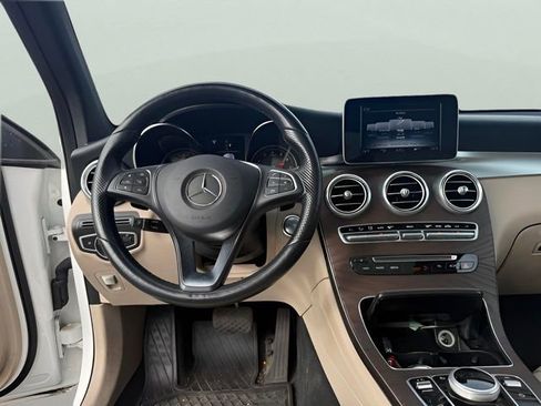 Used 2018 Mercedes-Benz GLC 300 4MATIC image 22