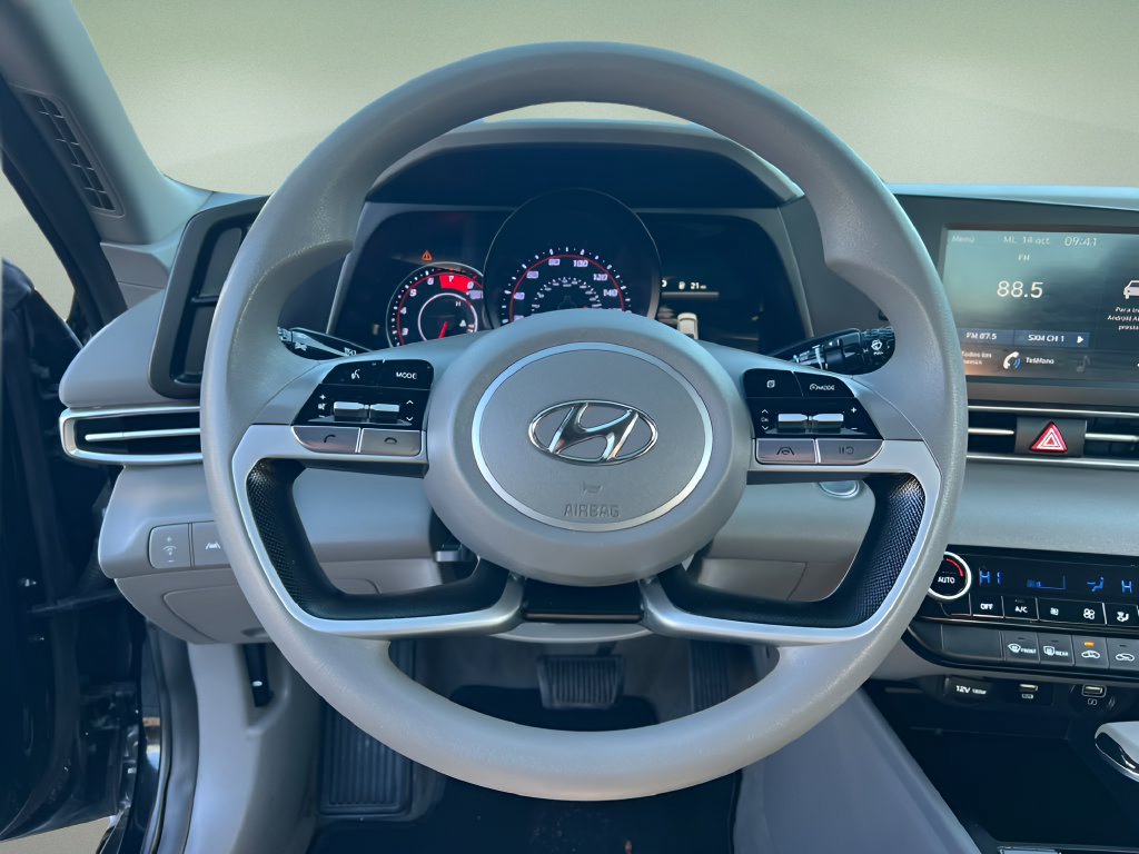 Used 2023 Hyundai Elantra SEL FWD image 14