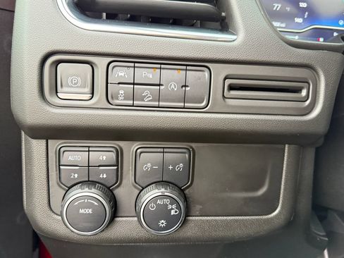 Used 2023 Chevrolet Tahoe Z71 AWD/4WD image 21