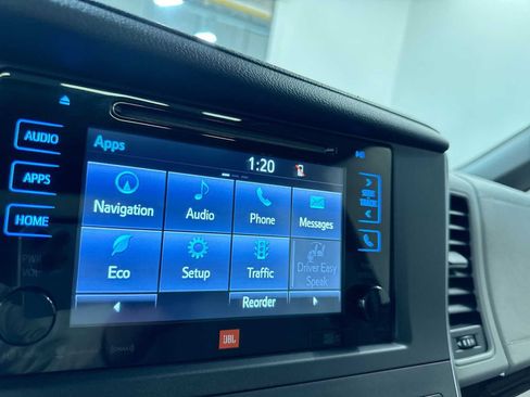 Used 2017 Toyota Sienna Limited Premium image 23