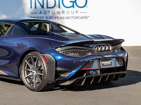 Used 2022 McLaren 765LT image 12
