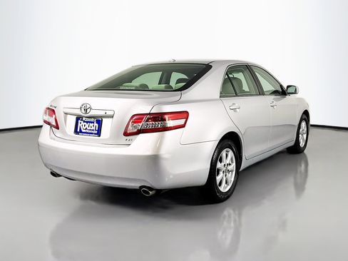 Used 2011 Toyota Camry LE w/ LE Extra-Value Pkg image 5