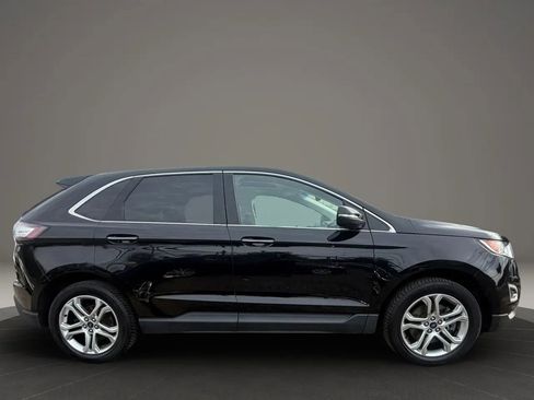 Used 2018 Ford Edge Titanium w/ Equipment Group 301A AWD/4WD image 4