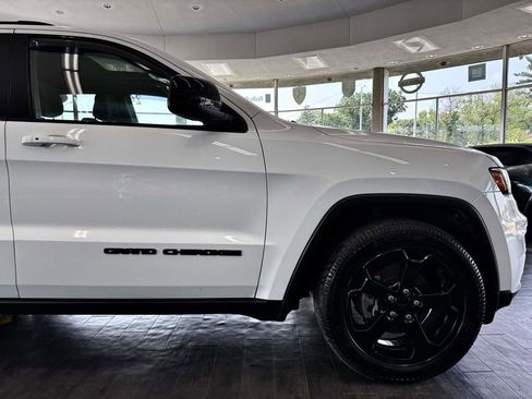 Used 2019 Jeep Grand Cherokee Laredo image 10