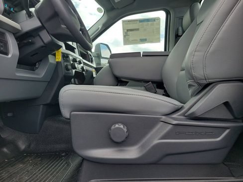 New 2026 Ford F550 4x4 Regular Cab Super Duty image 13