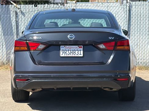 Used 2022 Nissan Altima 2.5 SV FWD image 4