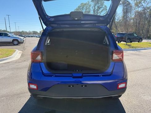 Used 2025 Hyundai Venue Limited image 9