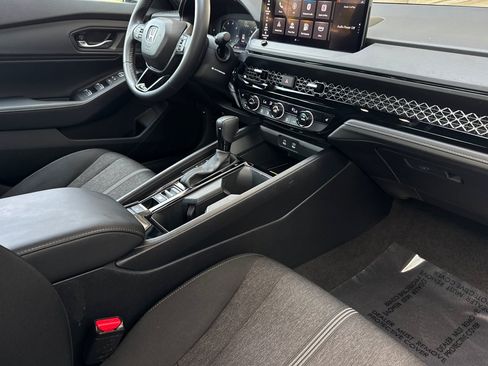 Used 2025 Honda Accord Sport image 31