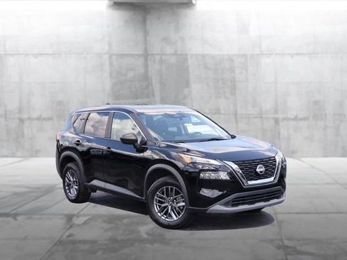 Used 2023 Nissan Rogue S AWD/4WD image 2