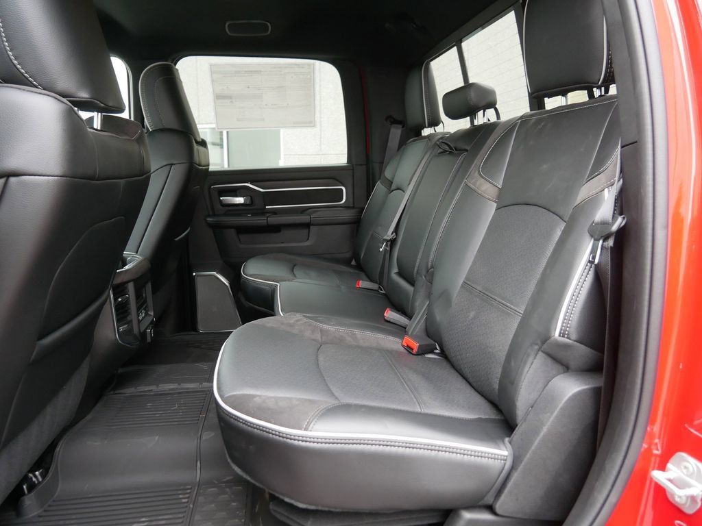 New 2026 RAM 2500 Laramie AWD/4WD image 9