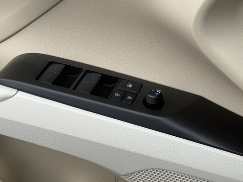 Used 2024 Toyota Camry LE image 18