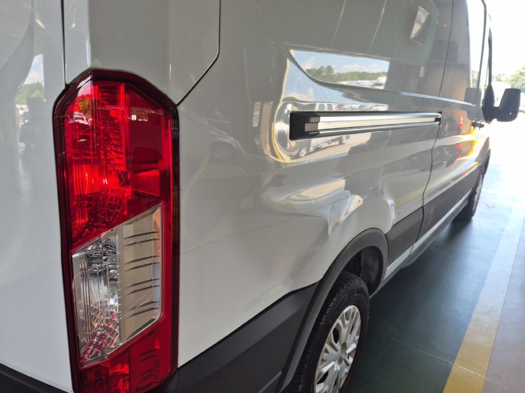Used 2023 Ford E-Transit Medium Roof RWD image 15