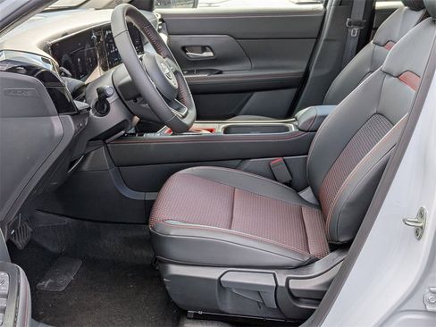 New 2026 Nissan Kicks SR w/ Cold Weather Package image 10