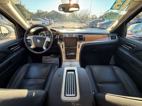 Used 2013 Cadillac Escalade Platinum image 9