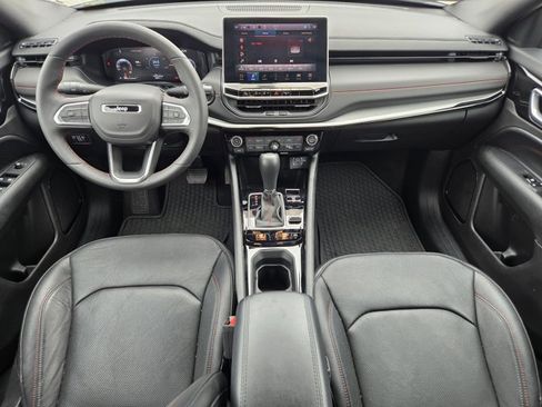 Used 2025 Jeep Compass Trailhawk w/ Trailhawk Elite Group image 17