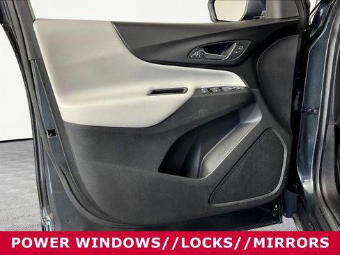 Used 2019 Chevrolet Equinox LS w/ LS Convenience Package FWD image 17