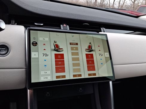 Used 2025 Land Rover Discovery Sport S image 18