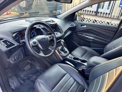 Used 2014 Ford Escape Titanium w/ Equipment Group 401A AWD/4WD image 11