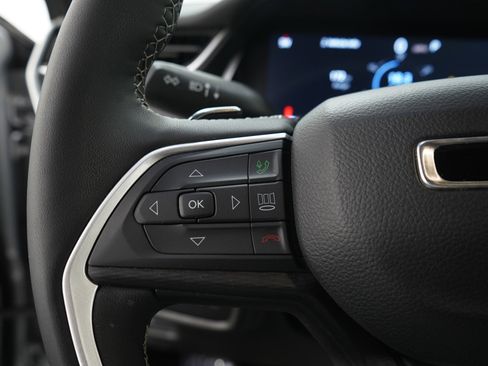 Used 2023 Jeep Grand Cherokee Altitude image 26