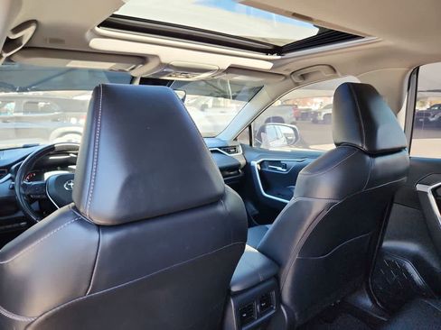 Used 2023 Toyota RAV4 XLE Premium image 16