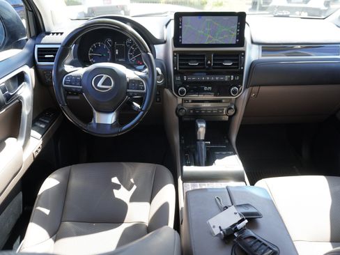 Used 2022 Lexus GX 460 Premium w/ Premium Package AWD/4WD image 2