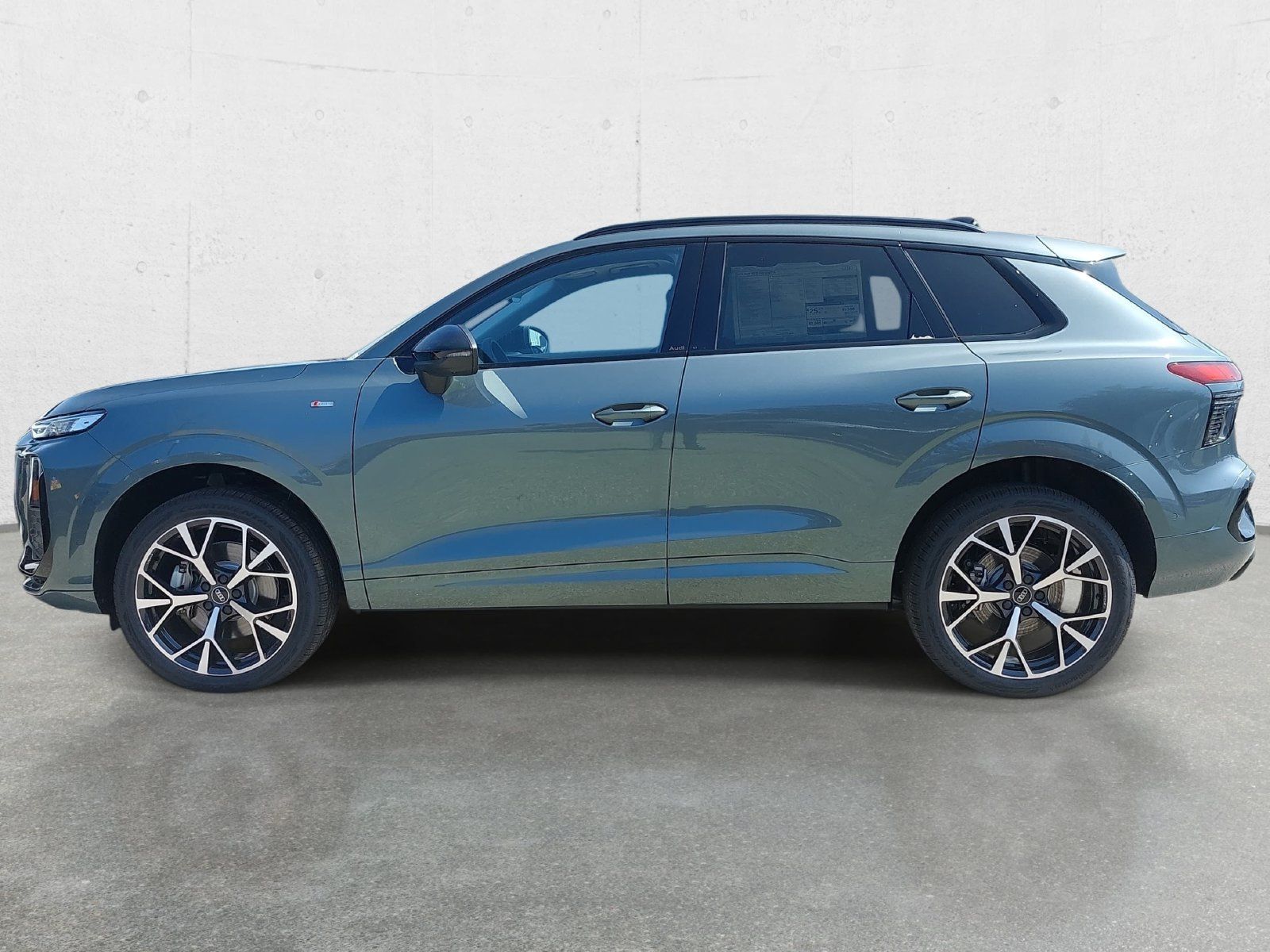 New 2026 Audi Q3 quattro 2.0T AWD/4WD image 8