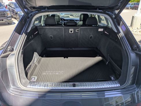 Used 2019 Audi e-tron Prestige AWD/4WD image 28