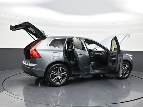 Used 2019 Volvo XC60 T8 Momentum w/ Premium Package AWD/4WD image 30