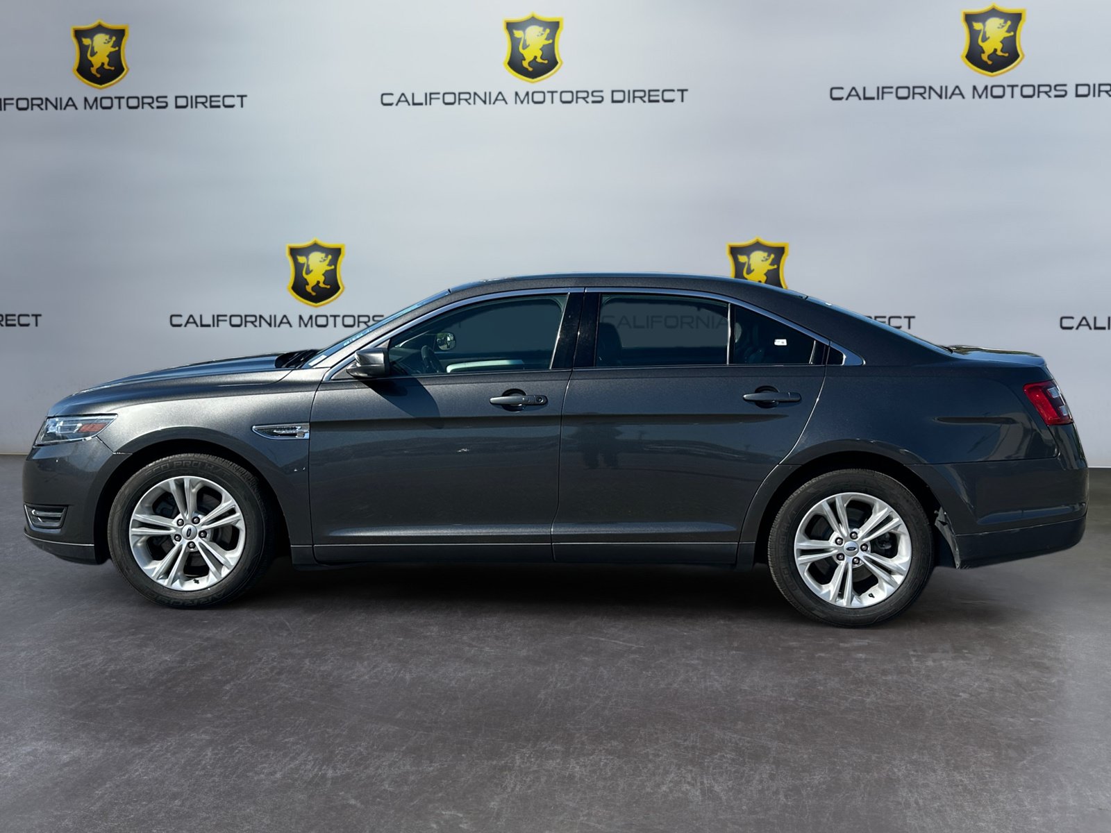 Used 2018 Ford Taurus SEL w/ Equipment Group 201A FWD image 2