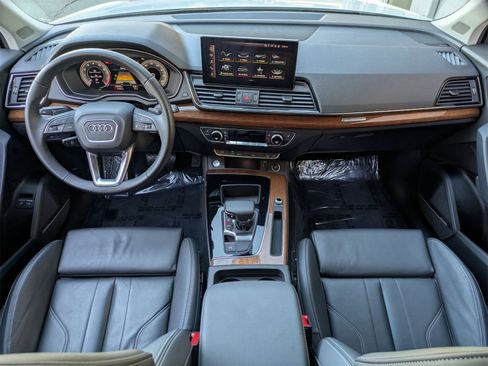 Used 2023 Audi Q5 e Premium Plus w/ Premium Plus Package image 7