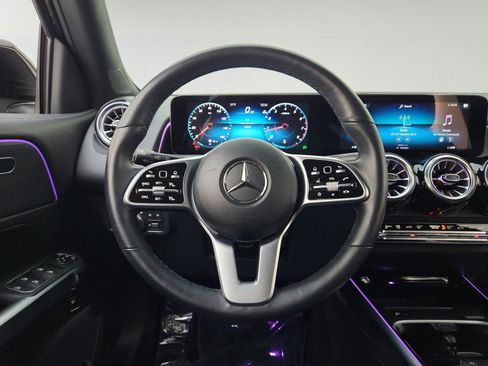 Used 2023 Mercedes-Benz GLB 250 image 22