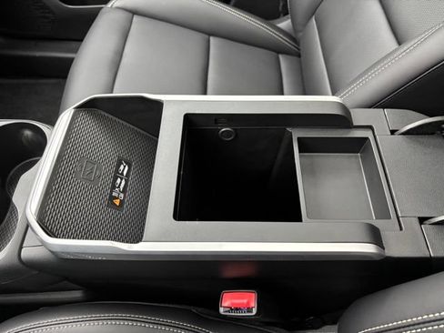 New 2026 GMC Terrain Elevation w/ Elevation Premium Package FWD image 32